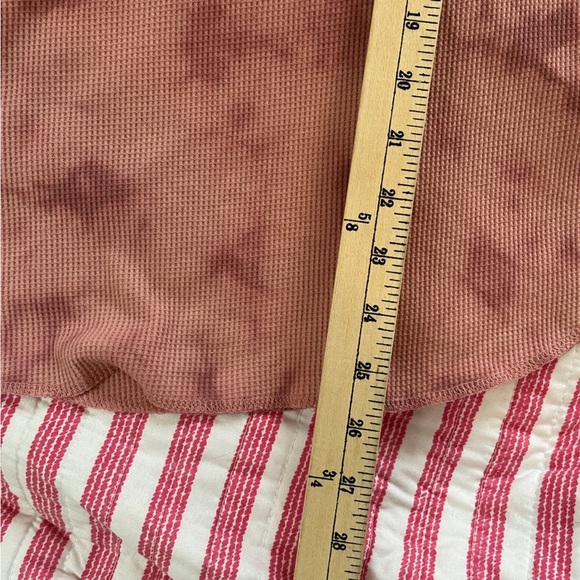 GAP Washed Rose Tie-Dye Thermal Top | Size Large | Ribbed Long Sleeve - Picture 9 of 11